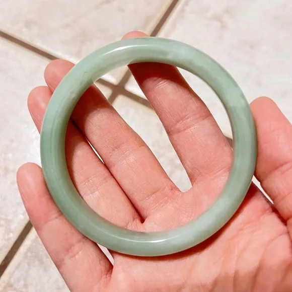 Elegant Dongling Jade Bangle Bracelet - Picture 1 of 10